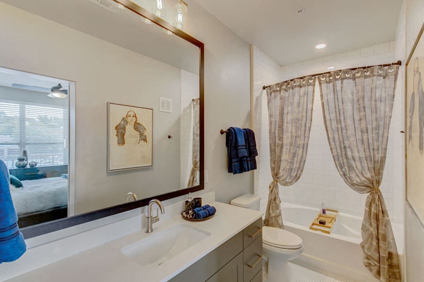 Vance At Union Apartments, 111 W. Davis St., Dallas, TX RentCafe